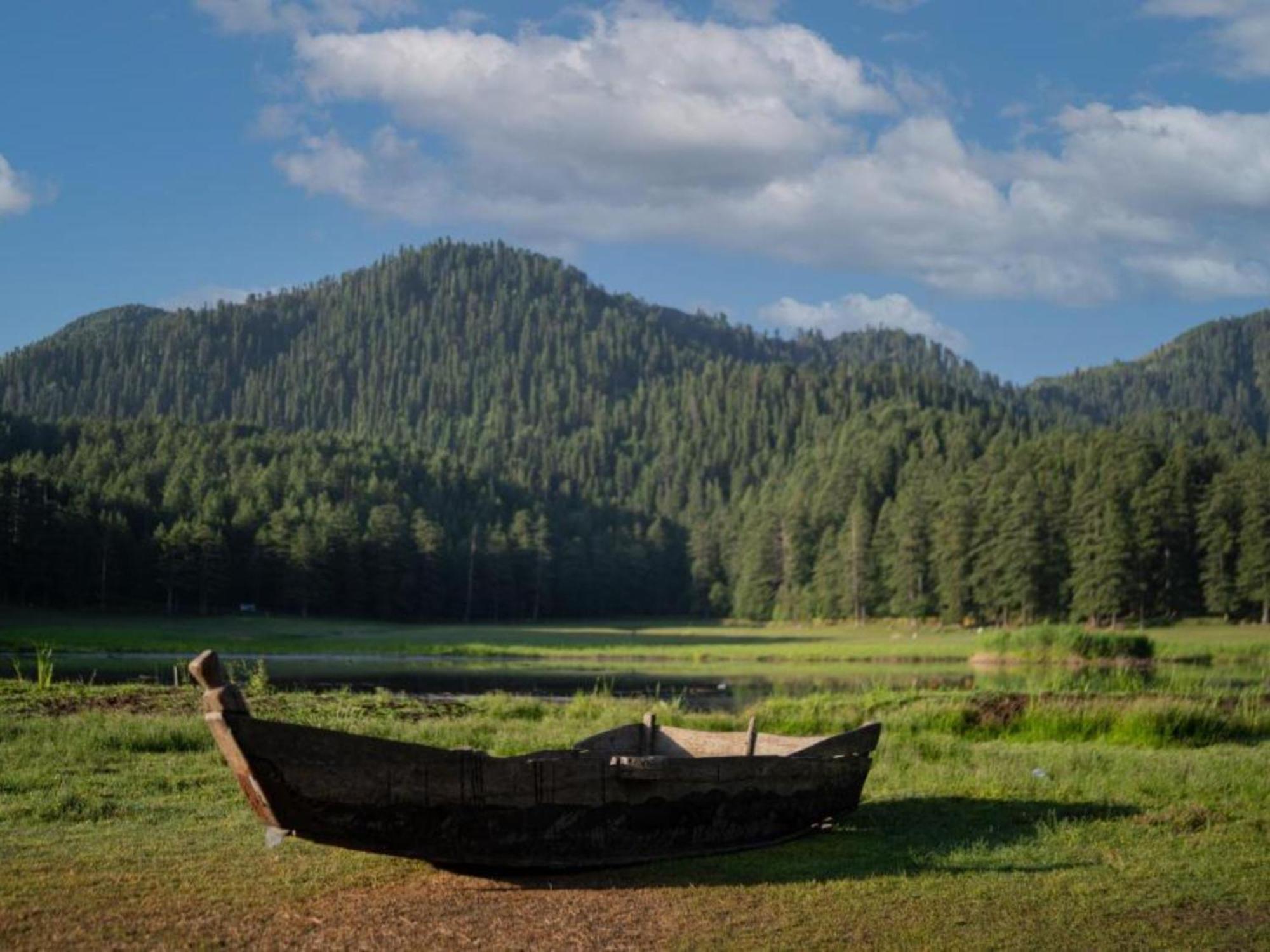 The Hosteller Khajjiar Bagian luar foto