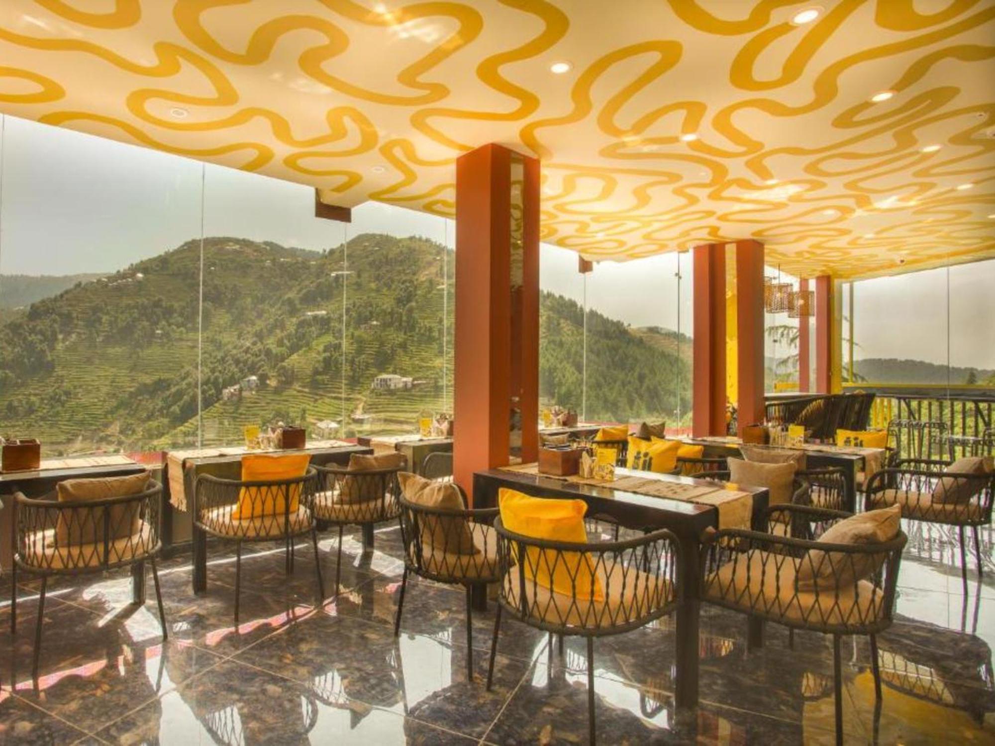 The Hosteller Khajjiar Bagian luar foto