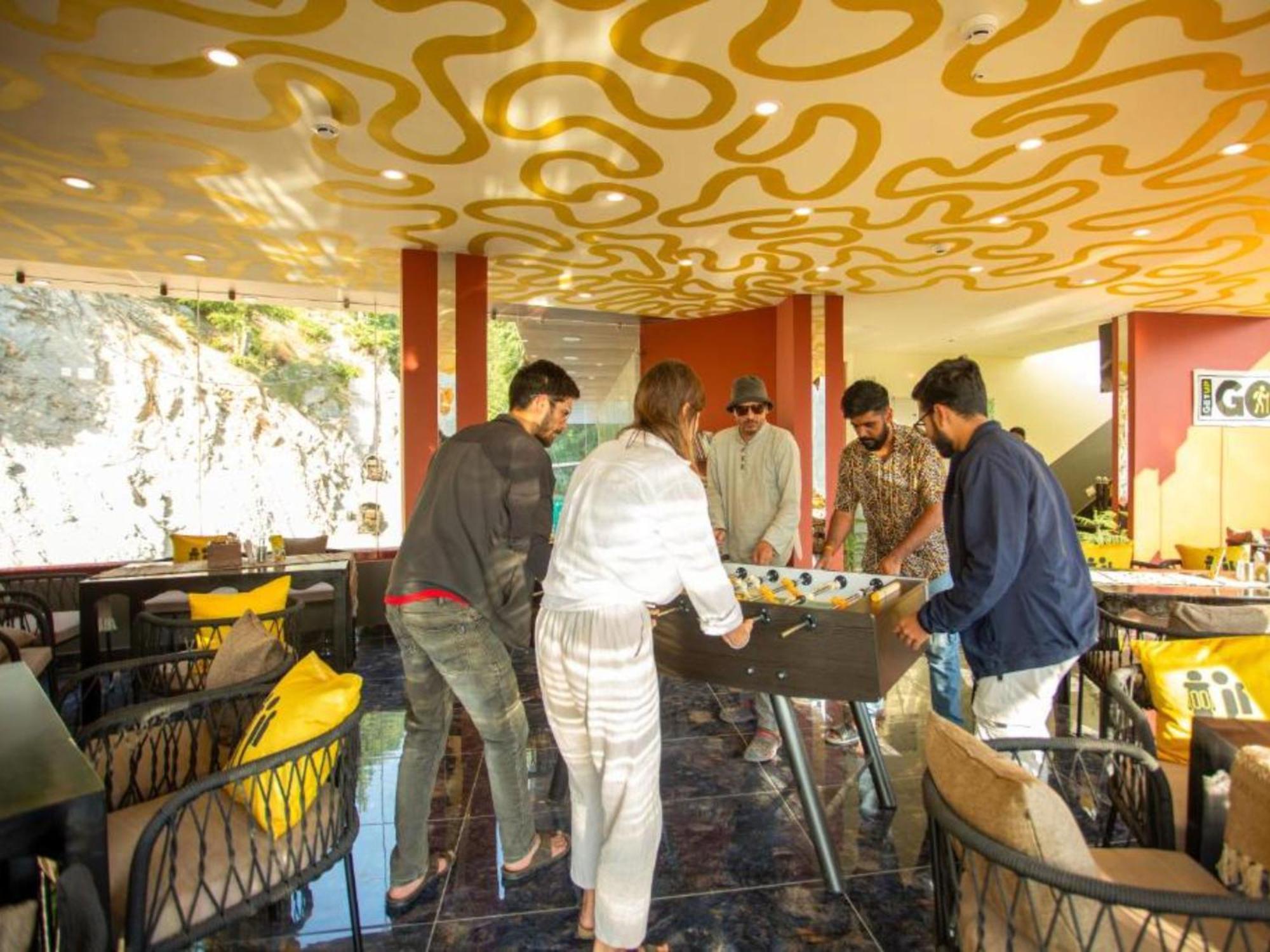 The Hosteller Khajjiar Bagian luar foto