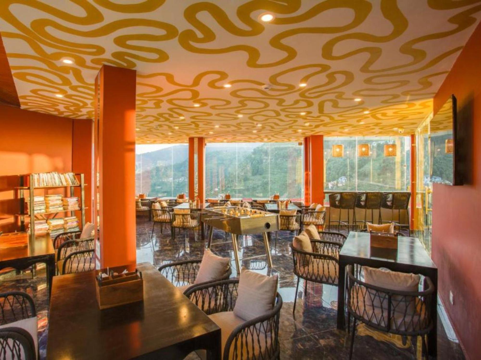 The Hosteller Khajjiar Bagian luar foto
