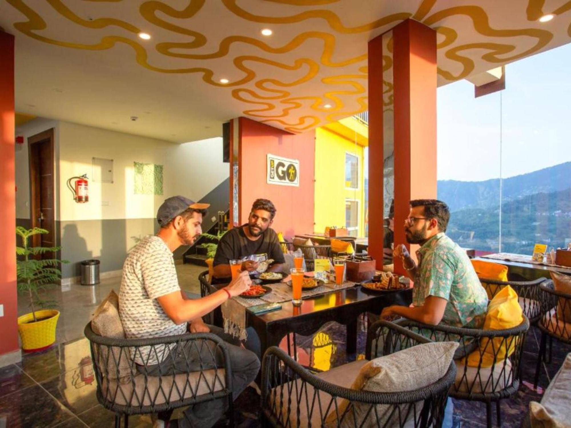 The Hosteller Khajjiar Bagian luar foto