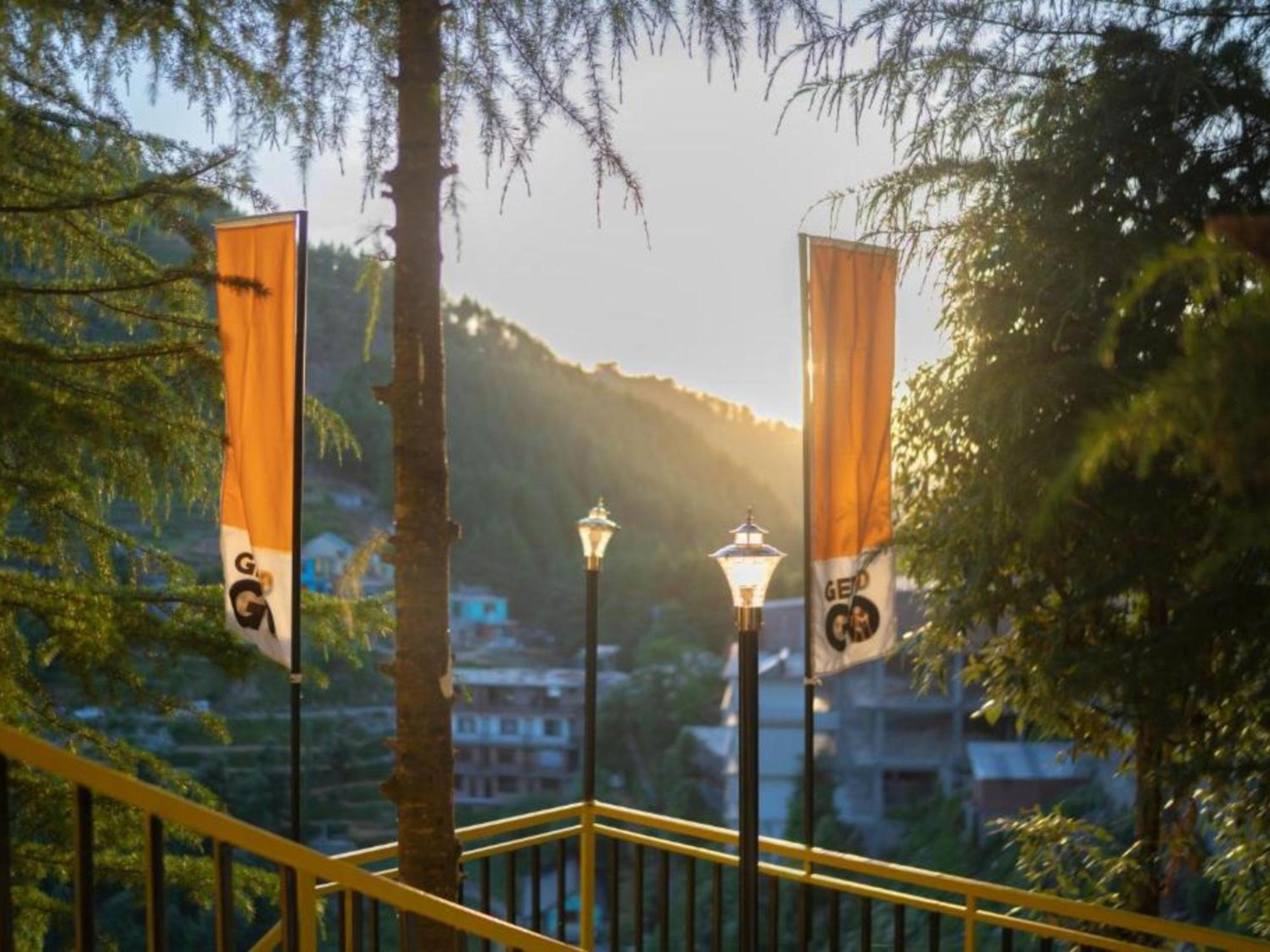 The Hosteller Khajjiar Bagian luar foto